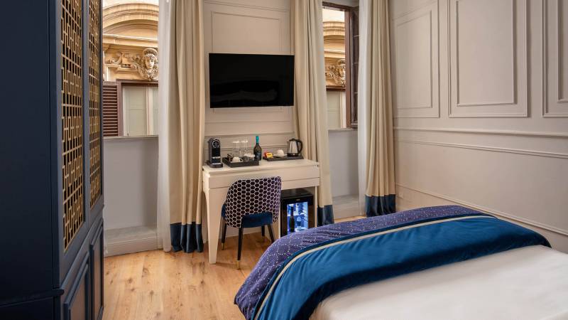 Navona-Sky-Palace-guest-house-Rome-Superior-Double-Room-IMG-3037