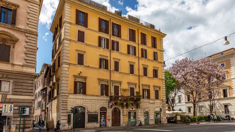 Navona-Sky-Palace-guest-house-Rome-surrounding-IMG-3011